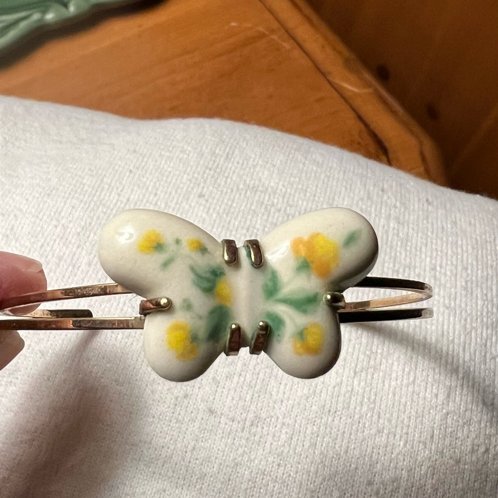 Vintage Avon Burst of Spring Porcelain Cuff Bracelet